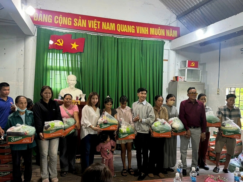 Tạp chí Tự động hóa Ngày nay đồng hành lan tỏa trách nhiệm cộng đồng, cùng người dân có hoàn cảnh khó khăn tại Buôn Đôn