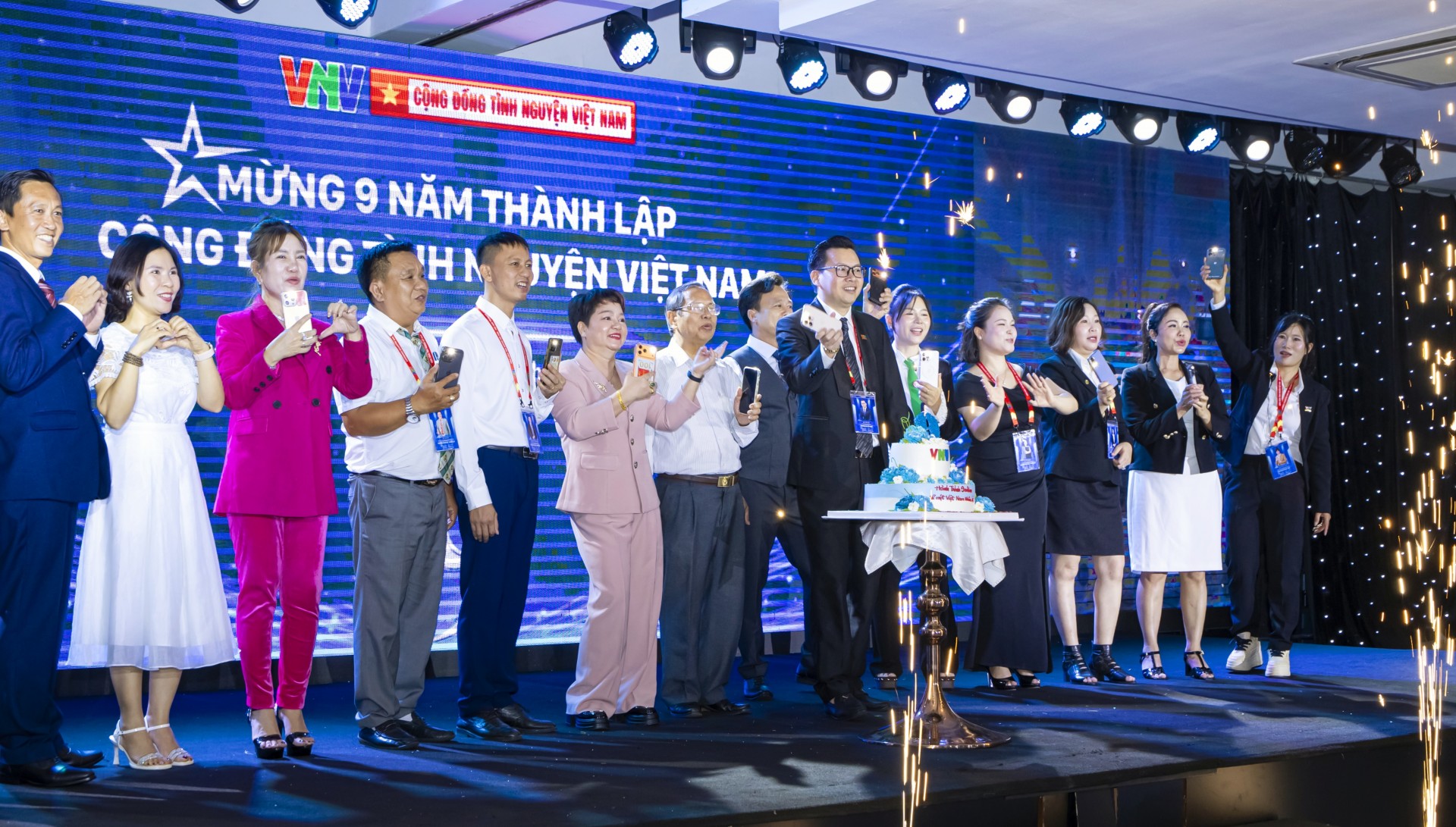 Hành trình 9 năm vì một Việt Nam nhân ái: Cộng đồng VNV sơ kết hoạt động và vinh danh các tấm gương thiện nguyện tiêu biểu toàn quốc