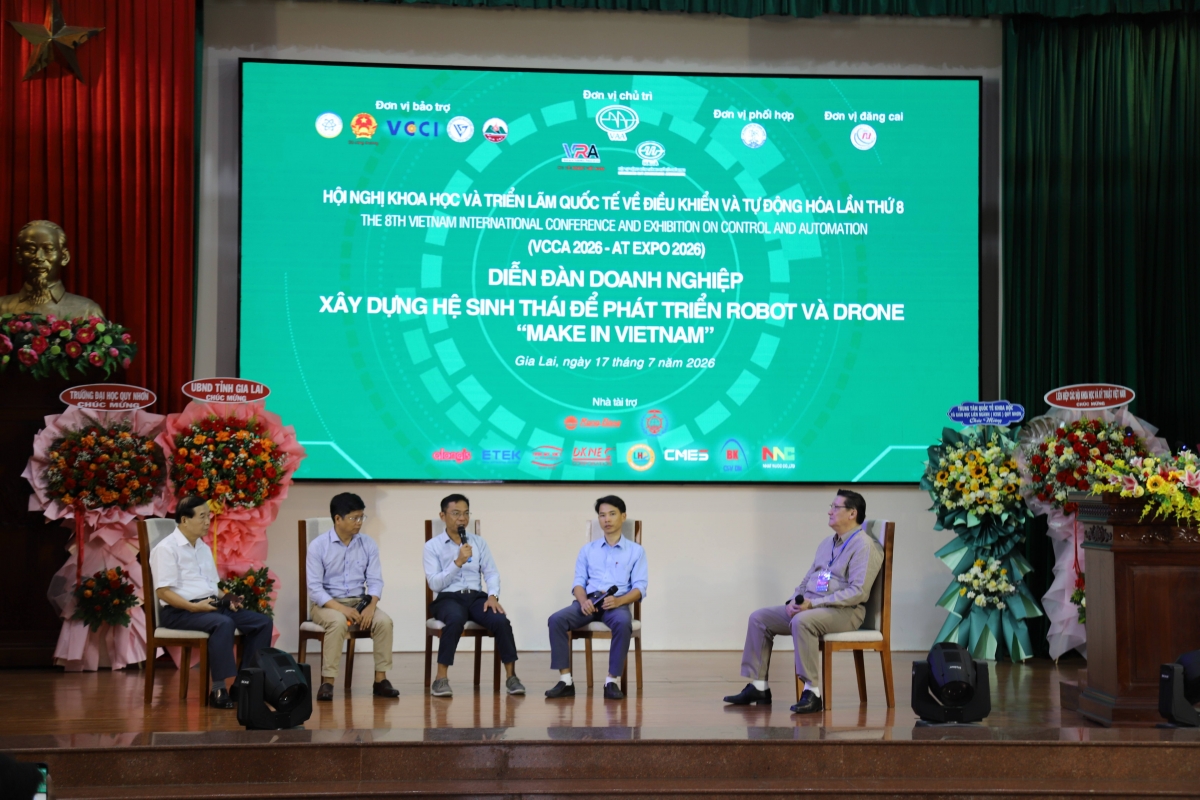 Phiên tọa đàm với sự tham gia của các chuyên gia, doanh nghiệp chiến lược dài hạn cho ngành robot Việt Nam