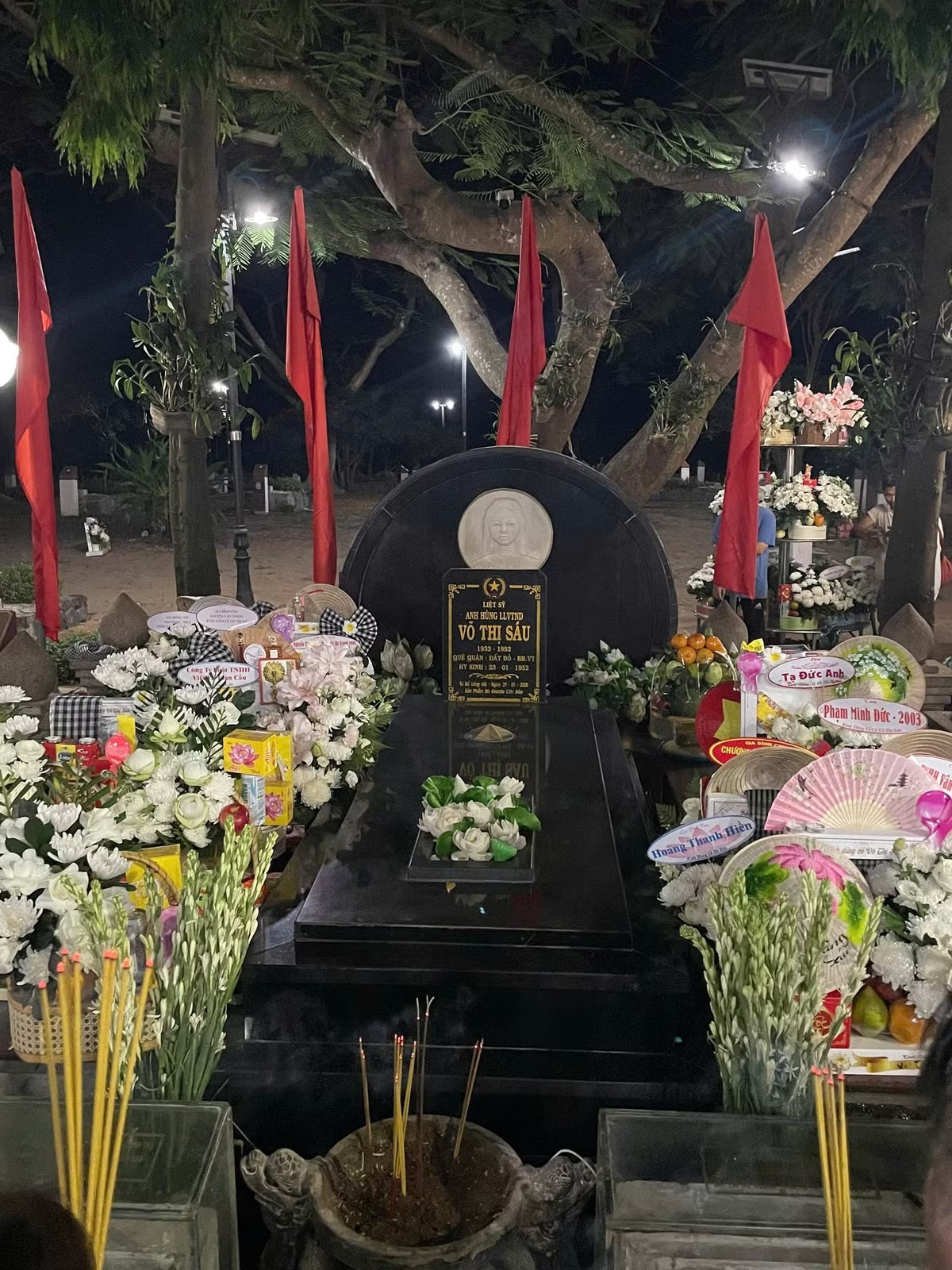 Liên hiệp Hội Việt Nam tri ân Người có công tại Côn Đảo Liên hiệp Hội Việt Nam tri ân Người có công tại Côn Đảo