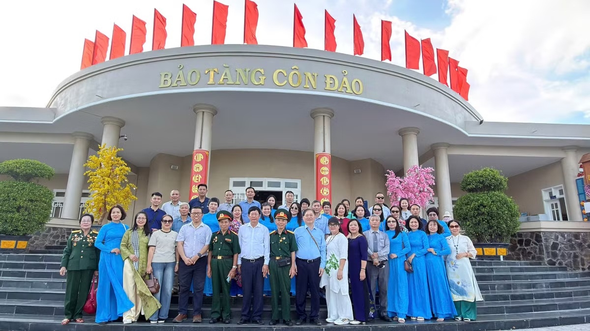 Liên hiệp Hội Việt Nam tri ân Người có công tại Côn Đảo Liên hiệp Hội Việt Nam tri ân Người có công tại Côn Đảo