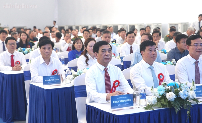 Việt Nam lần đầu công bố sản phẩm nhôm thỏi