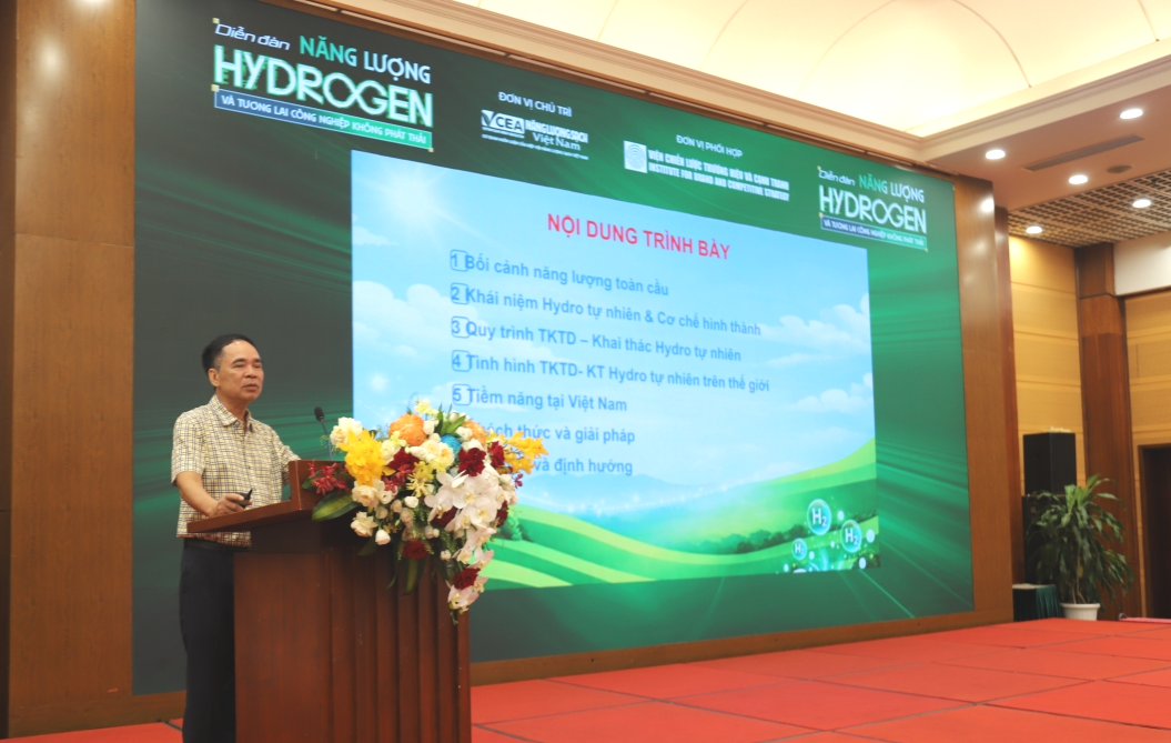 TS. Nguyễn Quốc Thập, Chủ tịch Hội Dầu khí Việt Nam chia sẻ: TS. Nguyễn Quốc Thập, Việt Nam có điều kiện địa chất thuận lợi để nghiên cứu hydro tự nhiên với hệ thống đứt gãy sâu, đá siêu mafic, các khu vực núi lửa cổ và nhiều bể trầm tích ven biển