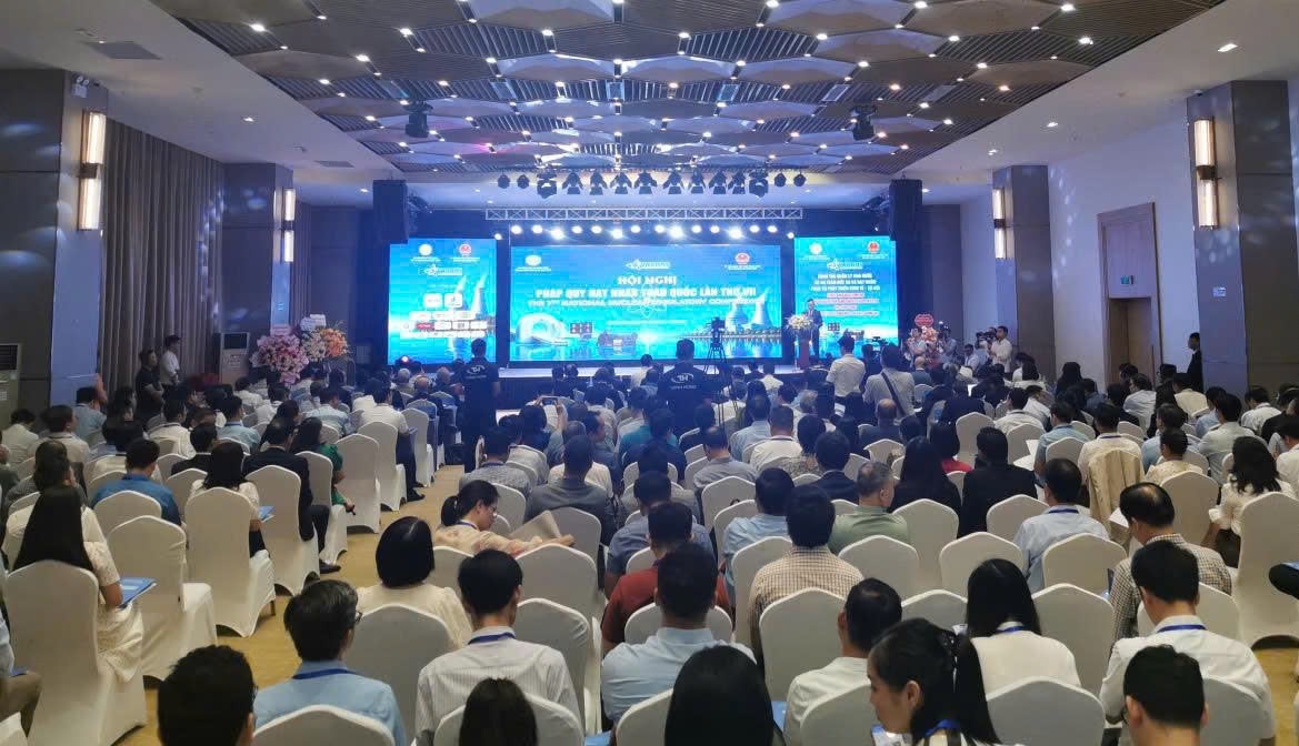 Toàn cảnh hội nghị