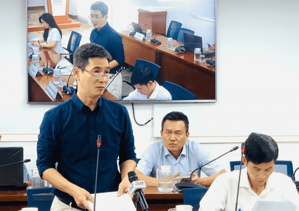  Ông Võ Hưng Sơn - Phó Trưởng Phòng Quản lý khoa học (Sở Khoa học và Công nghệ TP.Hồ Chí Minh) trao đổi về các định hướng phát triển nguồn nhân lực chất lượng cao và hệ sinh thái đổi mới sáng tạo của thành phố. Ảnh: Thanh Hòa