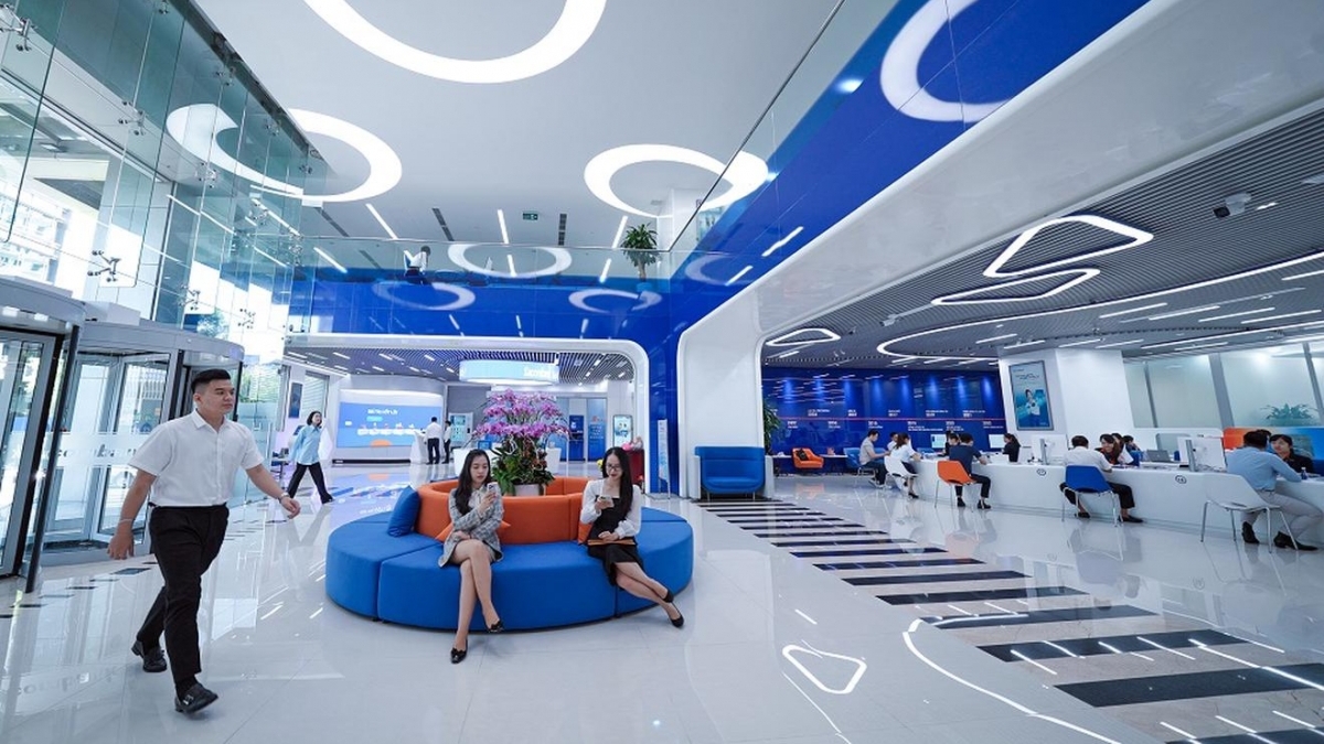Tin tức ngân hàng nổi bật tuần qua: Sacombank cắt giảm hơn 3.700 nhân sự
