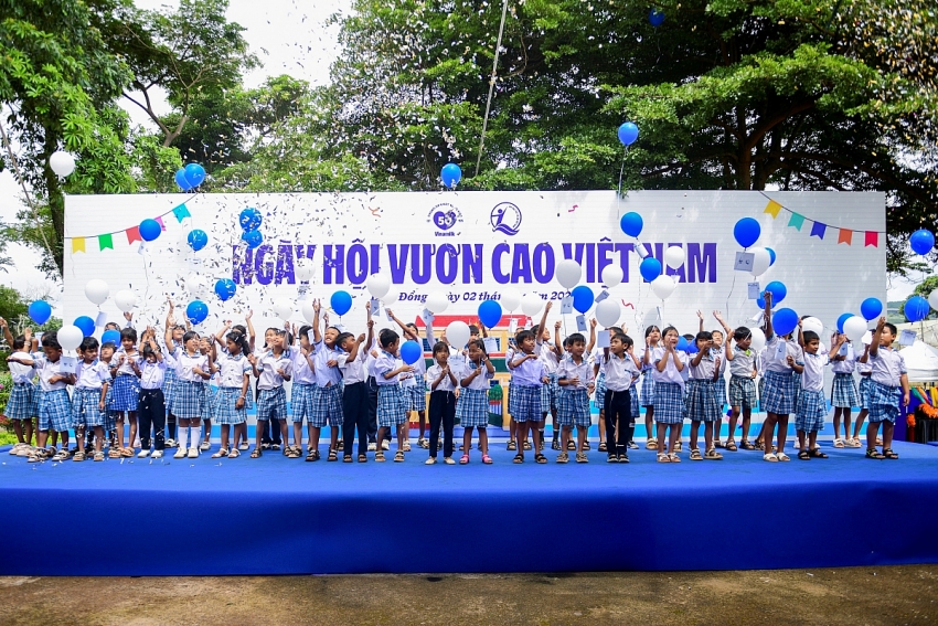 50 năm Vinamilk: bền bỉ chăm sóc nền tảng cho thế hệ Việt Nam tương lai