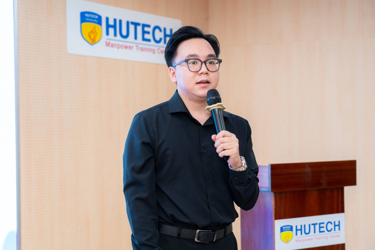 UniHackfest 2026: Thúc đẩy tư duy phát triển sản phẩm AI và Web3 cho sinh viên HUTECH