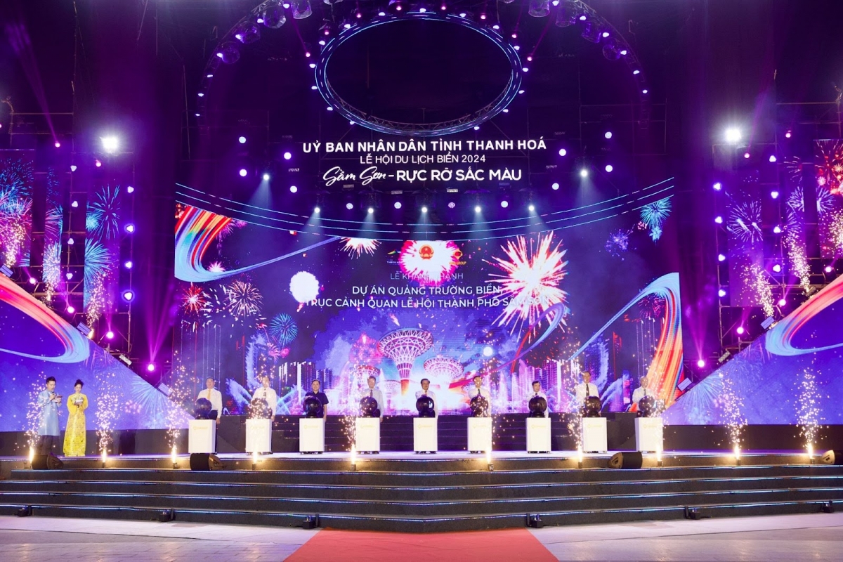 Lễ khánh thành Quảng trường biển và trục cảnh quan Sầm Sơn - không gian công cộng mới gắn với lễ hội, kinh tế ban đêm và đời sống đô thị.