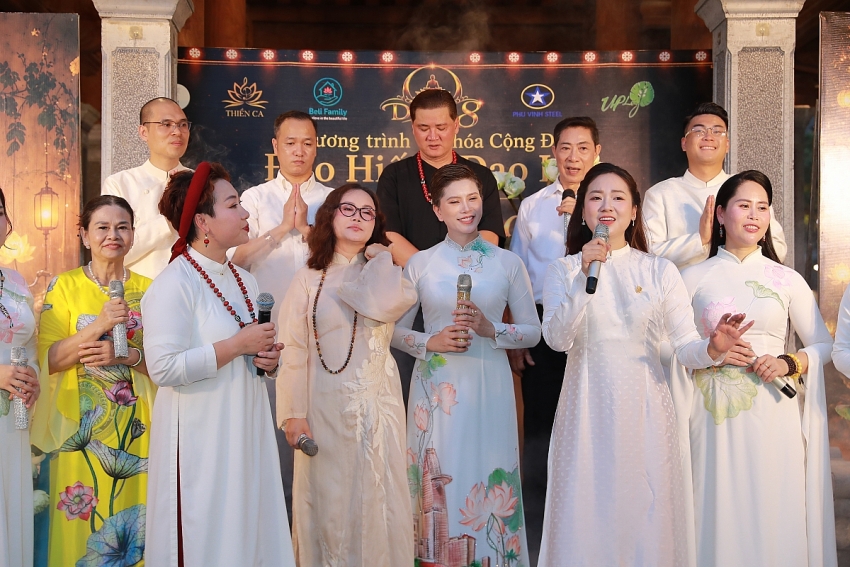 “Quay về đi” giữa mùa Vu Lan: Duyên 8 kể câu chuyện về mẹ bằng âm nhạc, ký ức và những lá thư