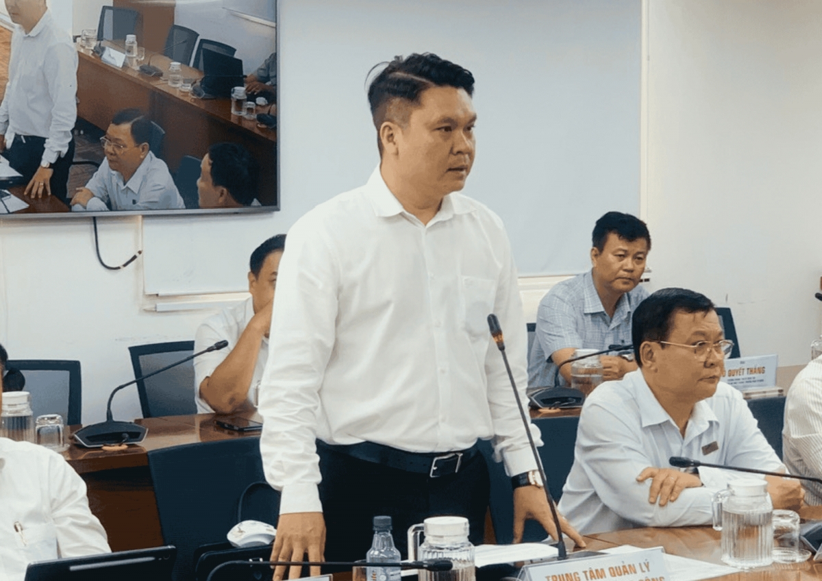 Ông Lê Hoàn - Phó Giám đốc Trung tâm Quản lý giao thông công cộng TP.Hồ Chí Minh thông tin tại họp báo