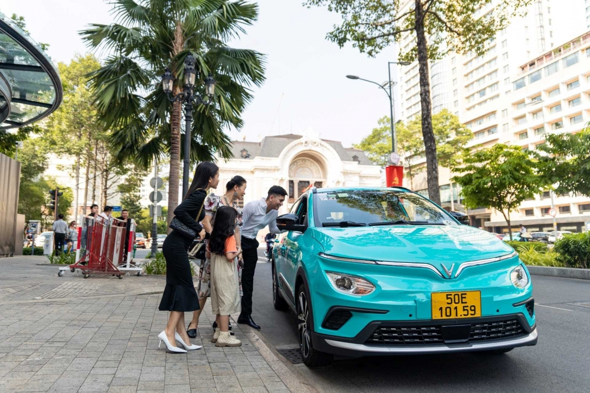 Kỳ 4: Người cầm lái trong kỷ nguyên điện