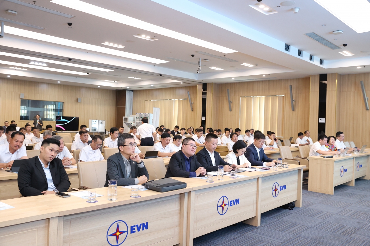 CHINT giới thiệu hệ sinh thái giải pháp lưới điện thông minh, mở rộng hợp tác kỹ thuật với EVNNPC