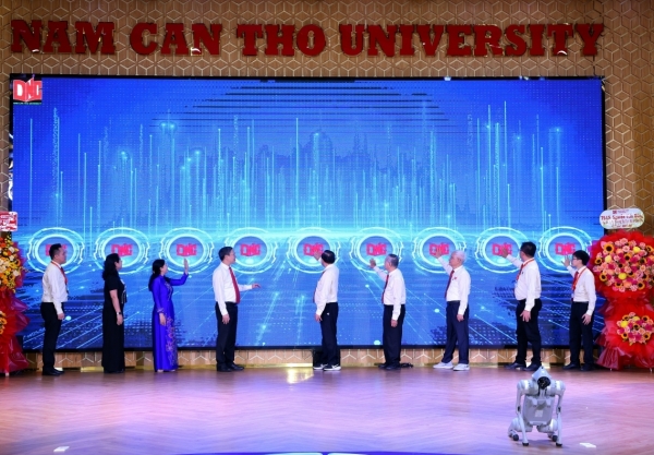 Đại học Nam Cần Thơ thành lập Viện Nghiên cứu Robot và Trí tuệ nhân tạo