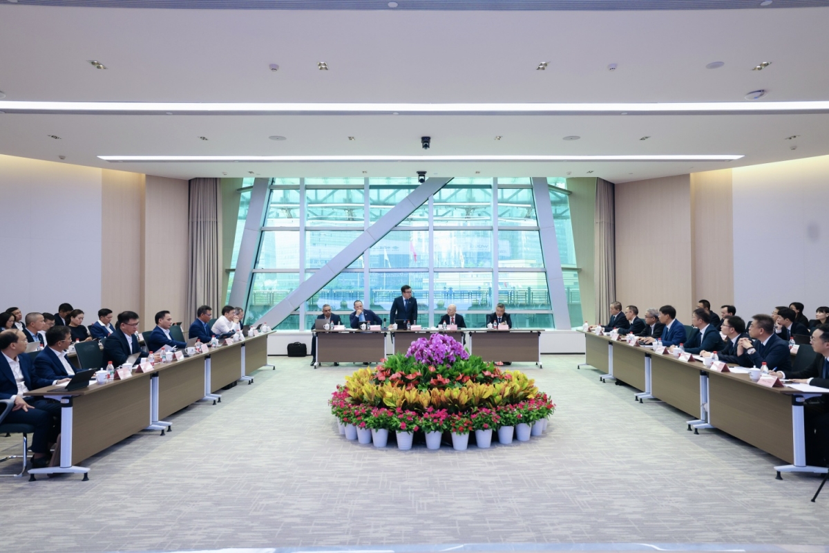 Đại diện BSR, ông Nguyễn Việt Thắng - Tổng Giám đốc phát biểu tại buổi họp với đơn vị tư vấn, liên danh nhà thầu thực hiện dự án.
