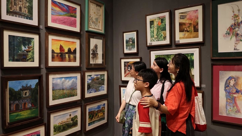 Hà Nội rộn ràng trước thềm 2/9: Sân khấu ngoài trời, triển lãm ảnh, chiếu phim và loạt không gian sáng tạo