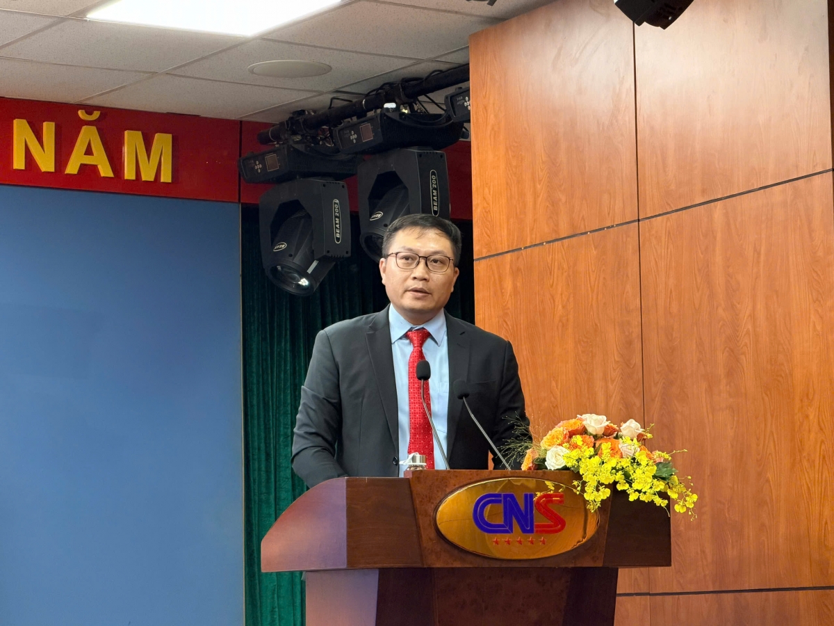 ThS. Vũ Ngọc Nam - Phó Tổng Giám đốc CNS, với chủ đề “Phát triển hệ sinh thái bán dẫn tại Thành phố Hồ Chí Minh: Kinh nghiệm thực tiễn, bài học và cơ chế thúc đẩy hợp tác Nhà trường - Doanh nghiệp - Nhà quản lý”. Ảnh: Nart Thái