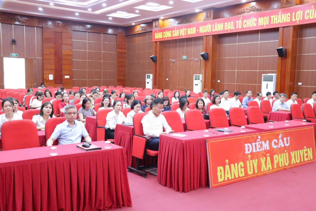 Phú Xuyên 'mở khóa' quản trị trường học bằng dữ liệu và AI