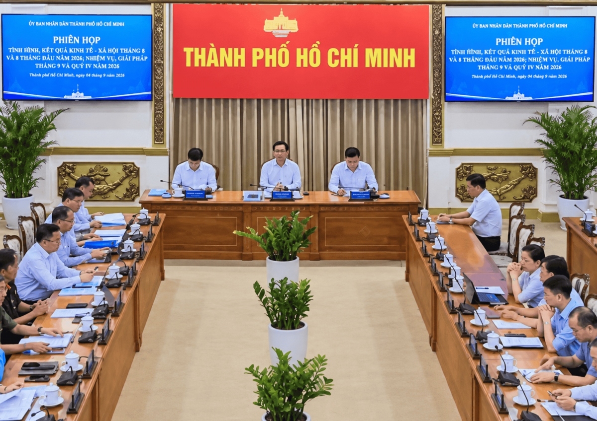 Ông Nguyễn Văn Được - Chủ tịch UBND TP.Hồ Chí Minh, chủ trì Phiên họp đánh giá tình hình kinh tế - xã hội tháng 8, 8 tháng đầu năm và nhiệm vụ, giải pháp trọng tâm tháng 9/2026. Ảnh: Đinh Thanh Hòa