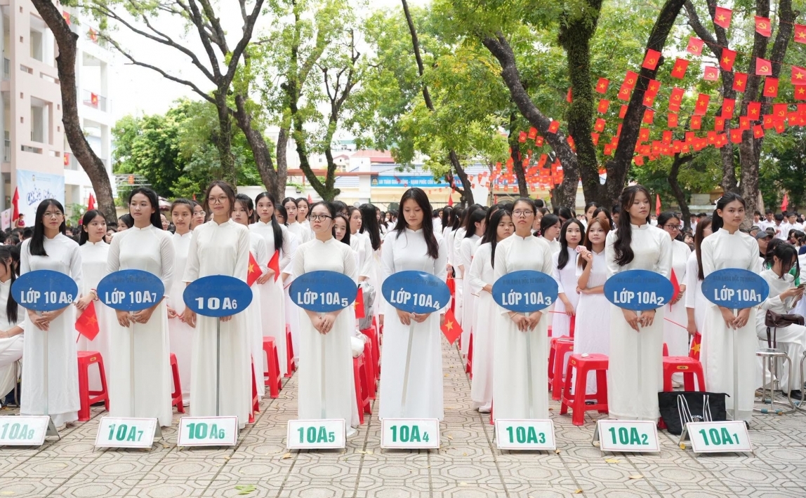 Trường THPT Nguyễn Gia Thiều 77 năm miệt mài nuôi dưỡng tài năng cho đất nước
