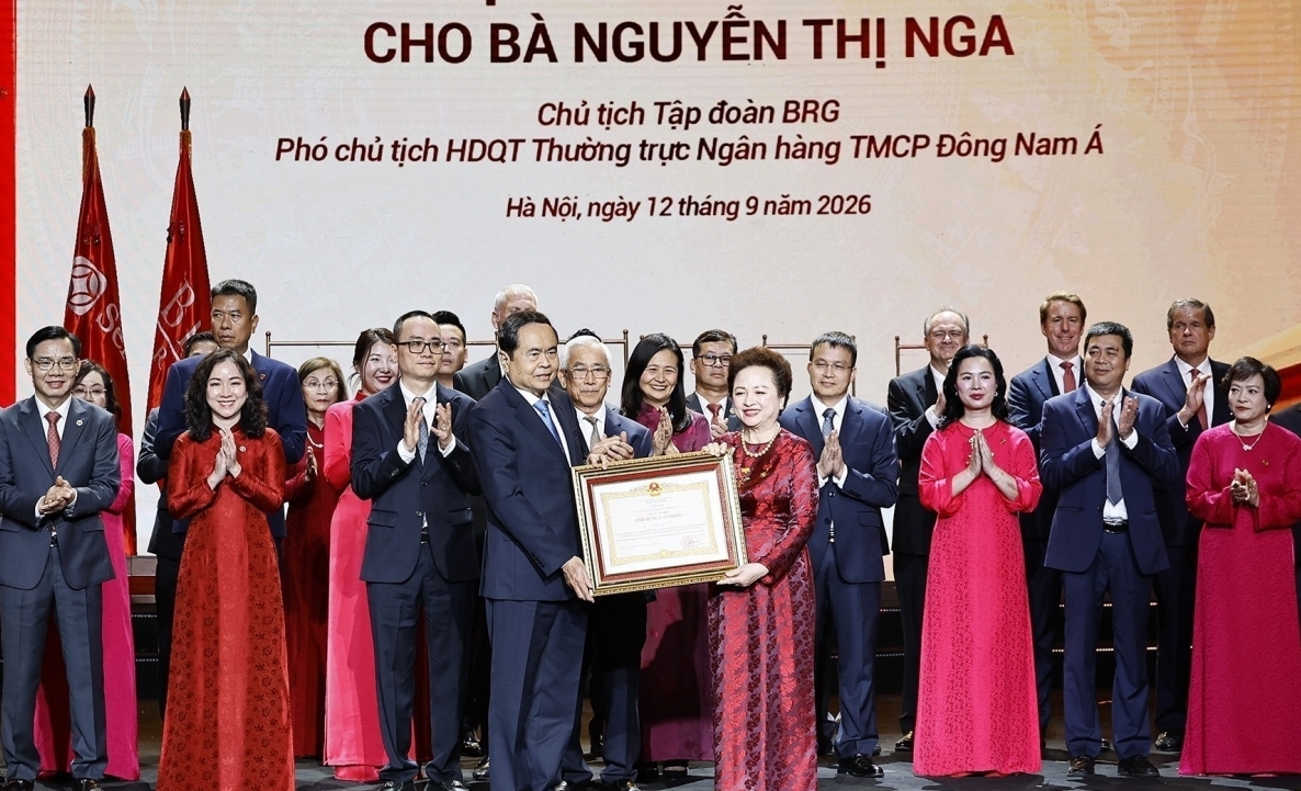 Chủ tịch BRG Nguyễn Thị Nga được phong tặng danh hiệu Anh hùng Lao động