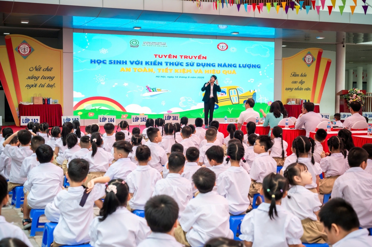 Học sinh Hà Nội học cách sử dụng năng lượng an toàn, tiết kiệm
