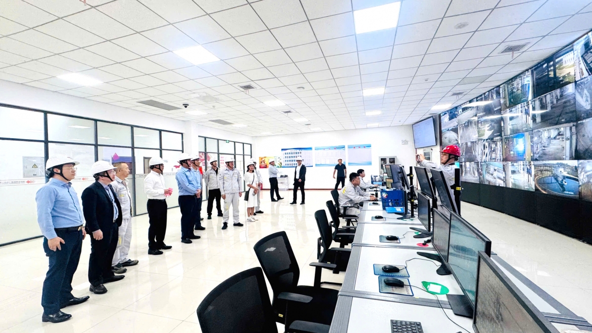 Đoàn công tác BSR thăm nhà máy của Công ty SDIC Biotech. Ảnh: BSR