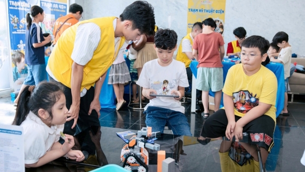 Đưa khoa học vào ngày hội Trung thu: Khi trẻ học bằng trải nghiệm và khám phá