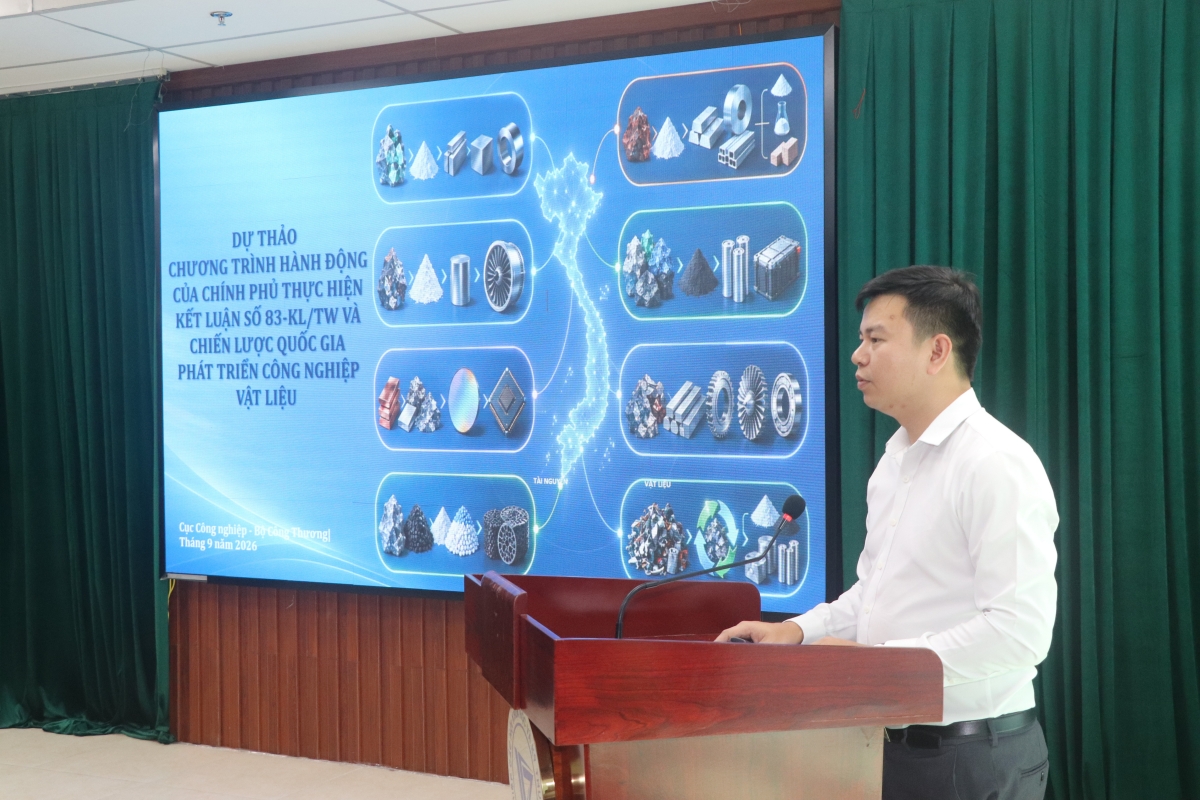 Đồng chí Nguyễn Ngọc Thành trình bày tham luận tại Hội thảo. Ảnh: Hoàng Tùng