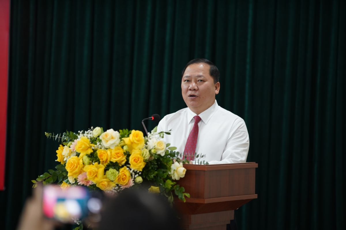 111 đảng viên thuộc Đảng bộ Liên hiệp Hội Việt Nam được trao tặng Huy hiệu đảng
