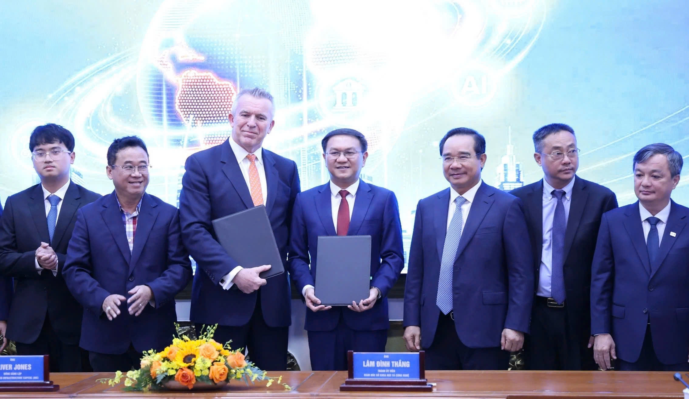 Lễ ký kết bản ghi nhớ hợp tác giữa Sở Khoa học và Công nghệ TPHCM với Tập đoàn AIC ngày 11/3/2026 để đầu tư vào trung tâm dữ liệu. Ảnh: Sở KH&CN