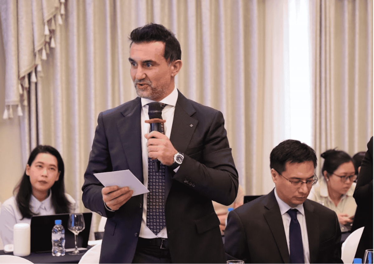 Đại diện Hiệp hội Doanh nghiệp châu Âu tại Việt Nam (EuroCham) trao đổi tại hội nghị