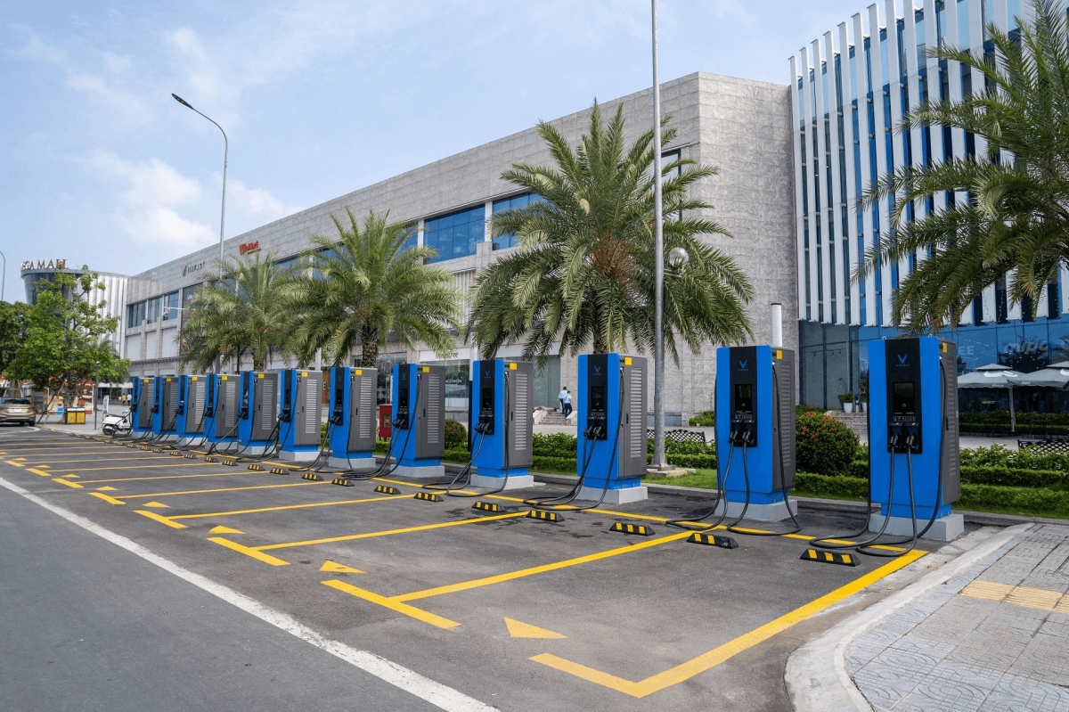 Công ty Cổ phần Phát triển Trạm sạc Toàn cầu V-GREEN trở thành đơn vị tiên phong triển khai mô hình trạm sạc nhượng quyền tại Việt Nam