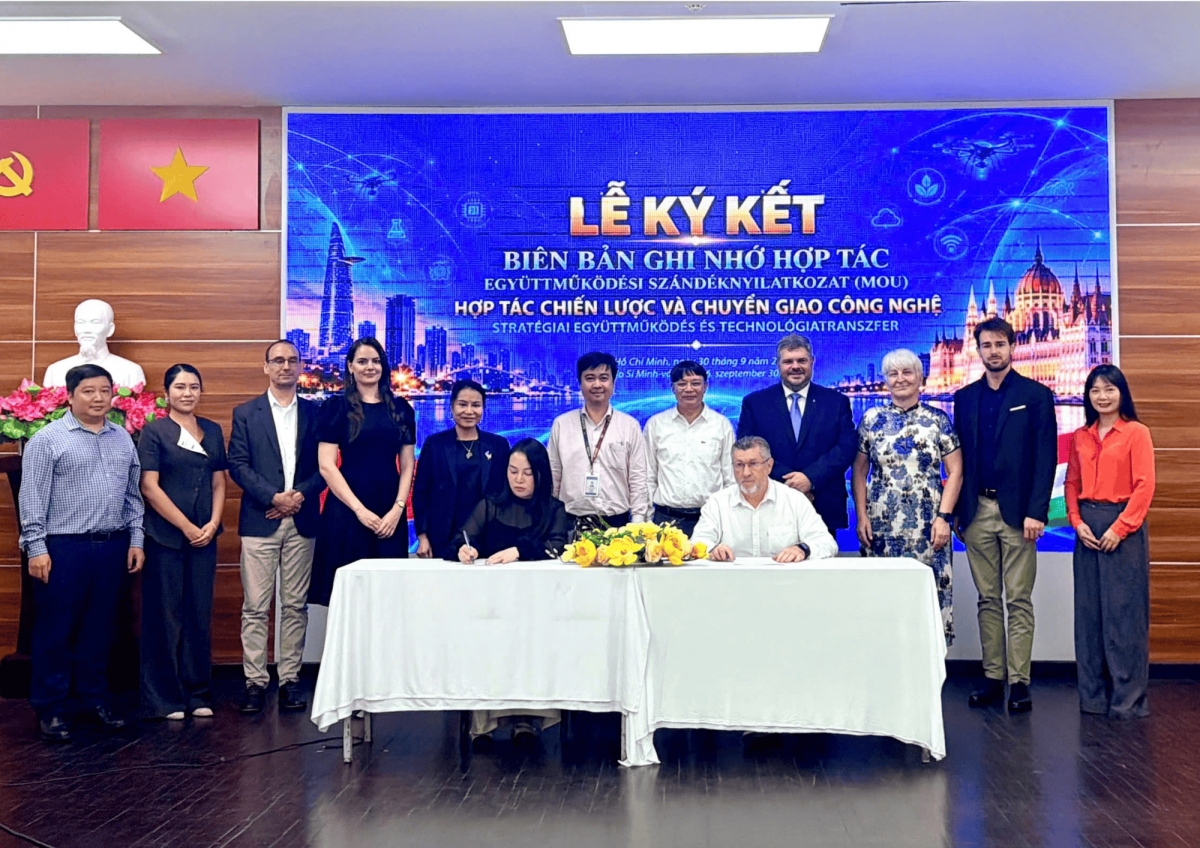 Lễ ký kết Biên bản ghi nhớ hợp tác (MOU) mở ra kết nối về hợp tác chiến lược và chuyển giao công nghệ giữa các đối tác Việt Nam và Hungary. Ảnh: Nart Thái