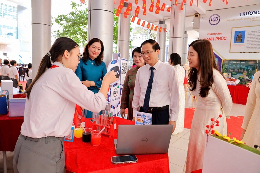Từ chiếc mũ rơm đến AI: Hành trình học tập không ngừng ở Phường Cầu Giấy - Thành phố Hà Nội