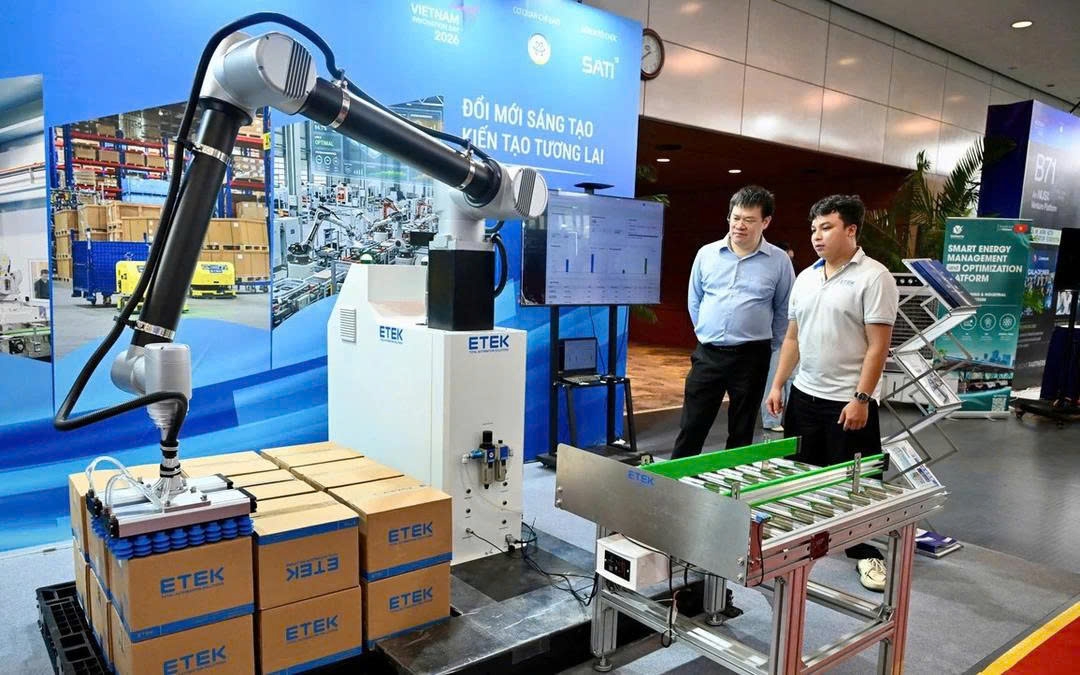 Doanh nghiệp giới thiệu sản phẩm tại Ngày Chuyển đổi số quốc gia năm 2025. Ảnh: MOST