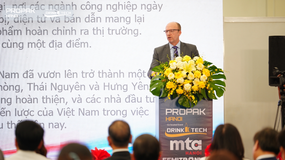 Ông Ian Roberts, Phó Chủ tịch cấp cao khu vực châu Á của Informa Markets phát biểu khai mạc