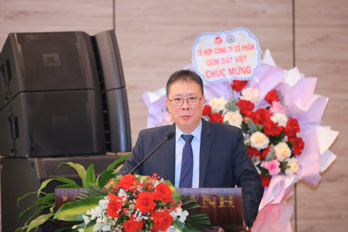 Chủ tịch Liên hiệp Hội Việt Nam Châu Văn Minh phát biểu khai mạc hội thảo