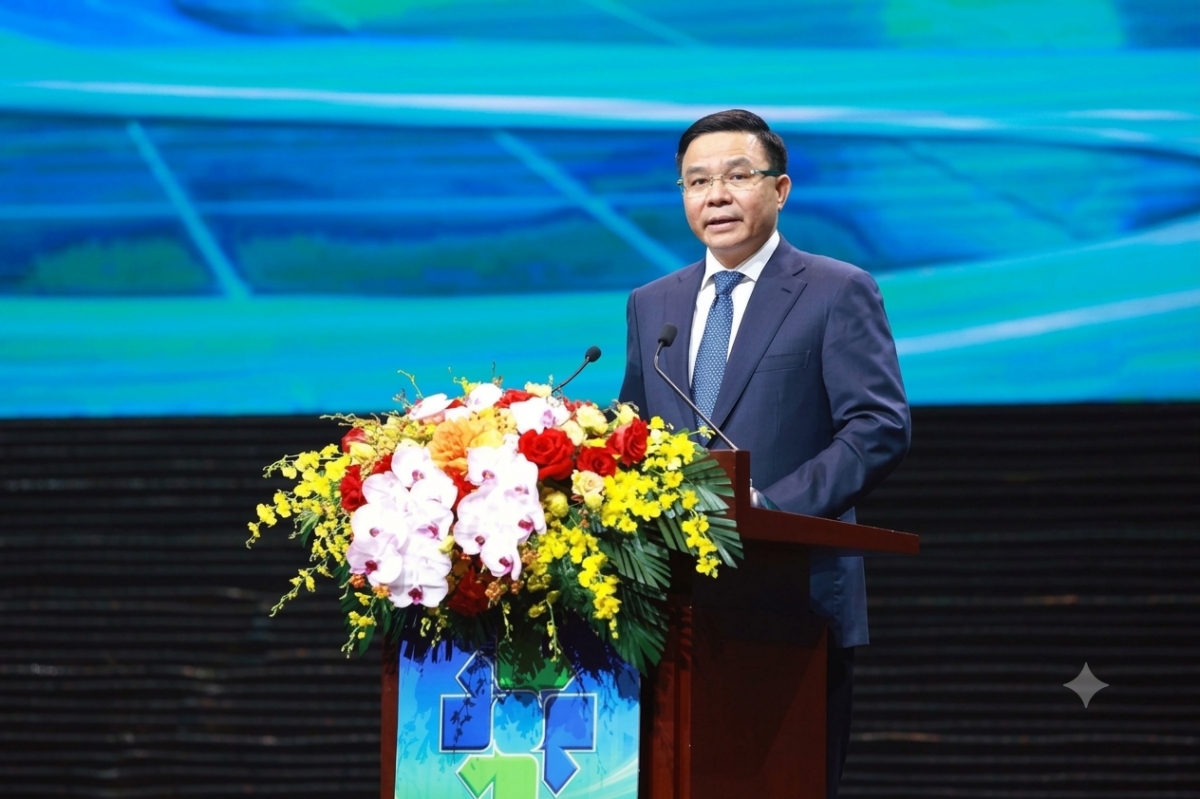 Bộ trưởng Bộ Công Thương Lê Mạnh Hùng phát biểu khai mạc. Ảnh: TTXVN