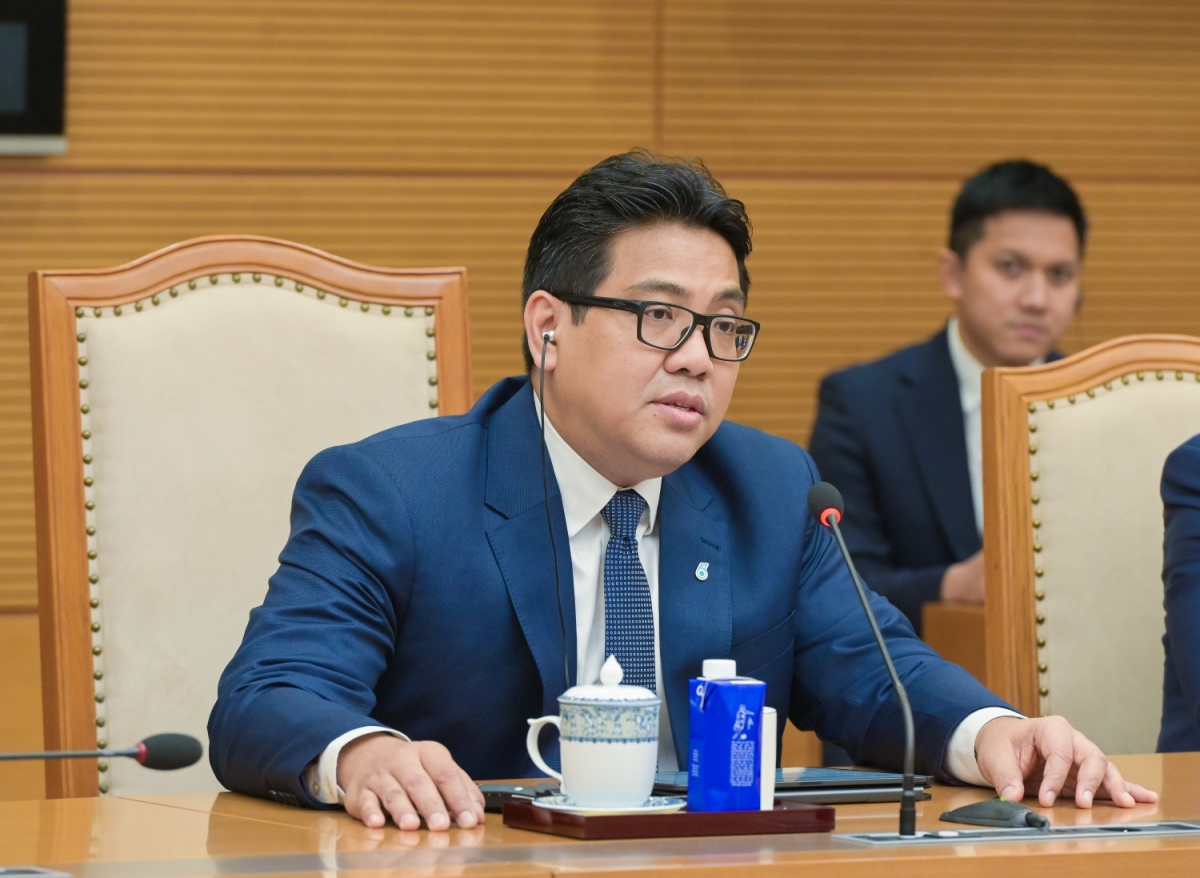 Ông Tengku Muhammad Taufik, Chủ tịch kiêm Tổng Giám đốc PETRONAS phát biểu tại buổi làm việc