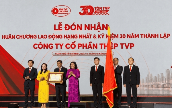Thép TVP đón nhận Huân chương Lao động hạng Nhất, kỷ niệm 30 năm thành lập