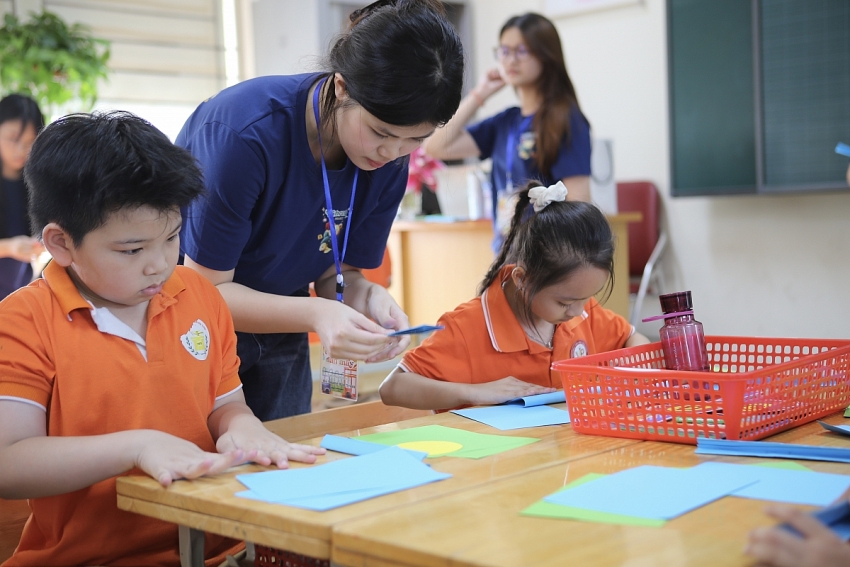 “Dệt Sắc Đan Mây” - khi những con chữ trở thành nhịp cầu sẻ chia