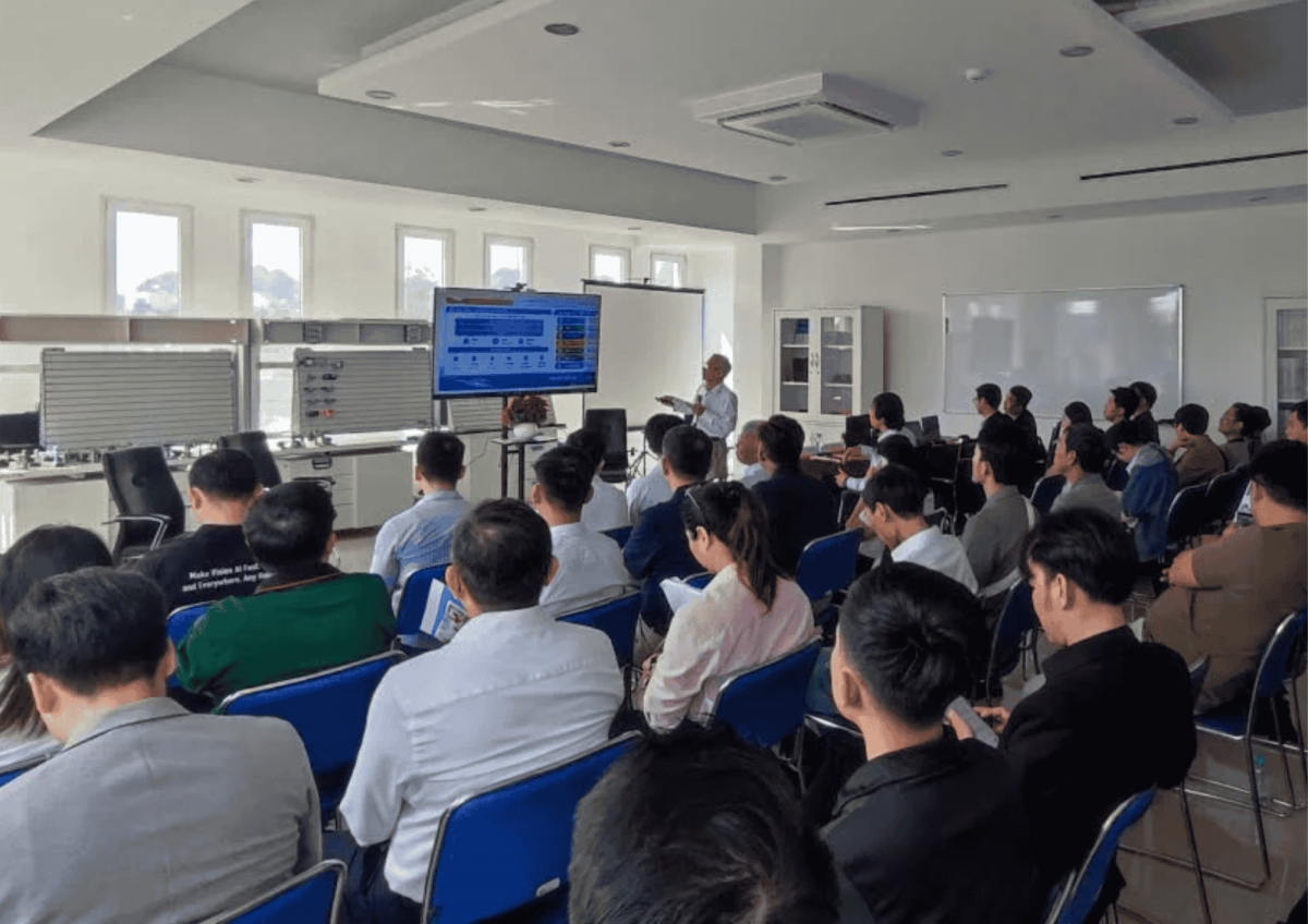 Toàn cảnh diễn đàn AutoTech Cafe kỳ 6. Ảnh: Nart Thái