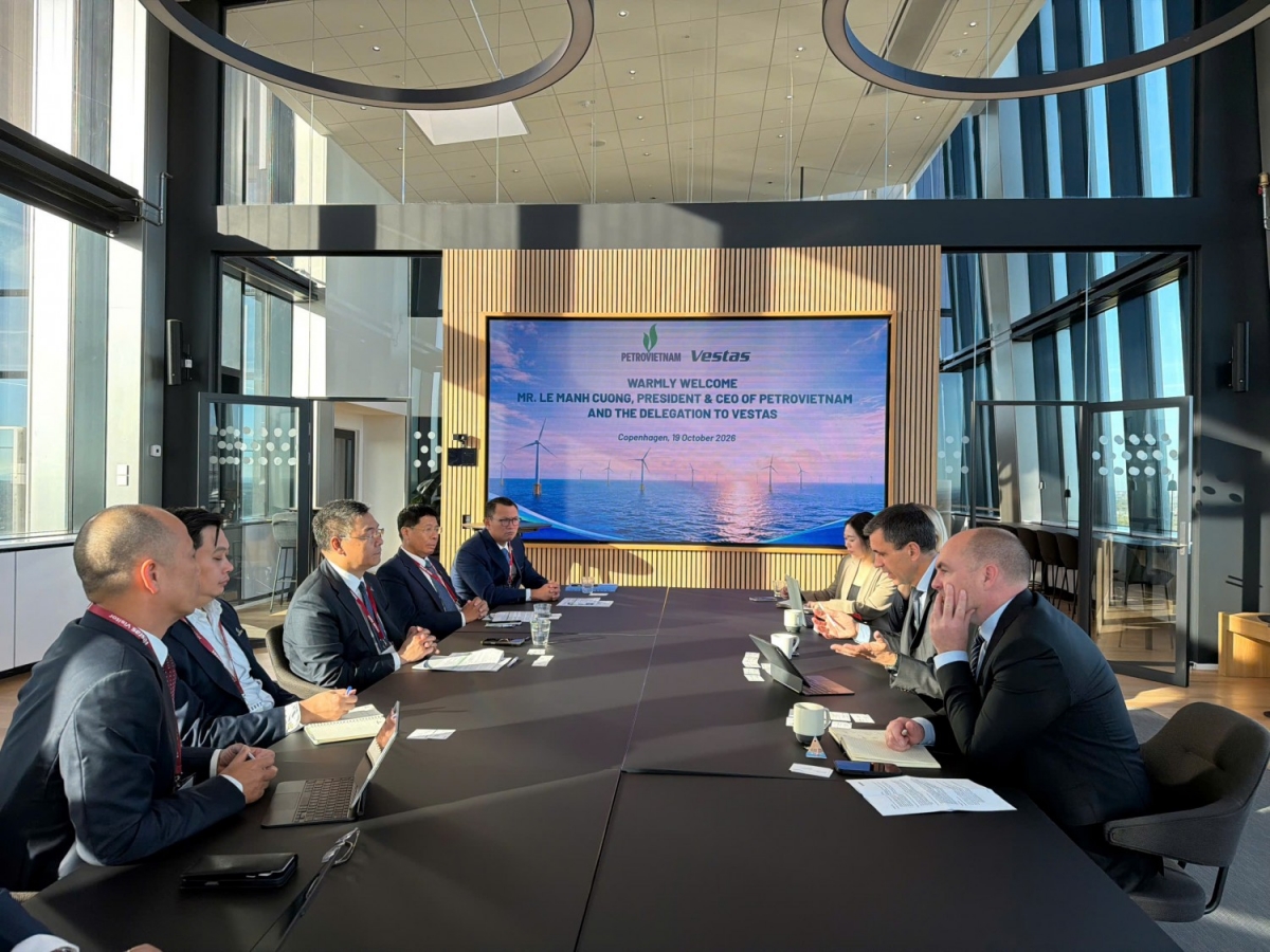 Ông Lê Mạnh Cường – Tổng Giám đốc PETROVIETNAM cùng đoàn công tác làm việc với Tập đoàn Vestas
