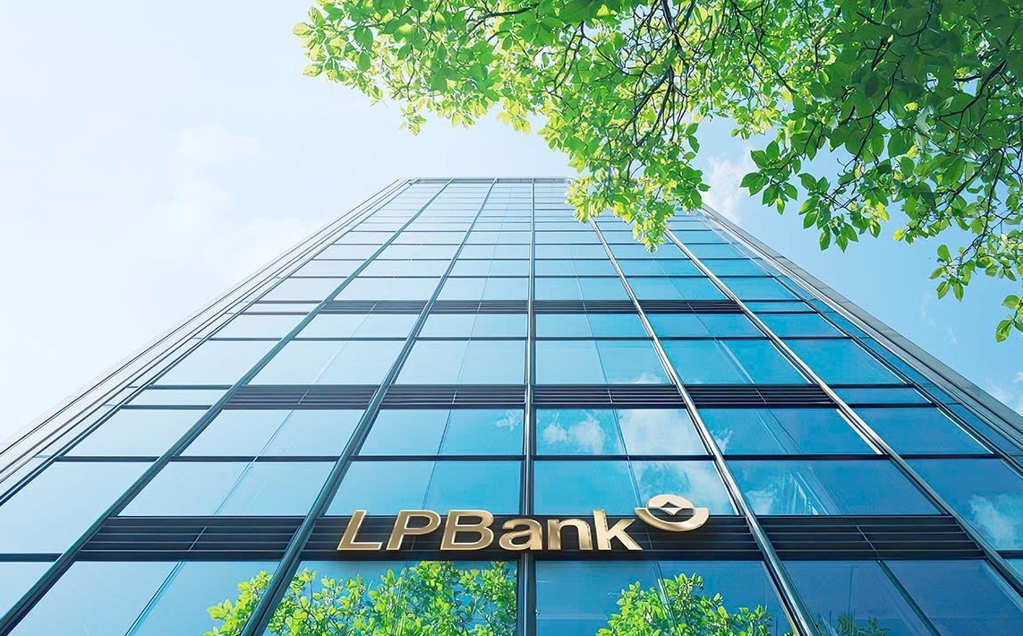 LPBank báo lãi hơn 10.000 tỷ đồng, huy động tiền gửi tăng mạnh