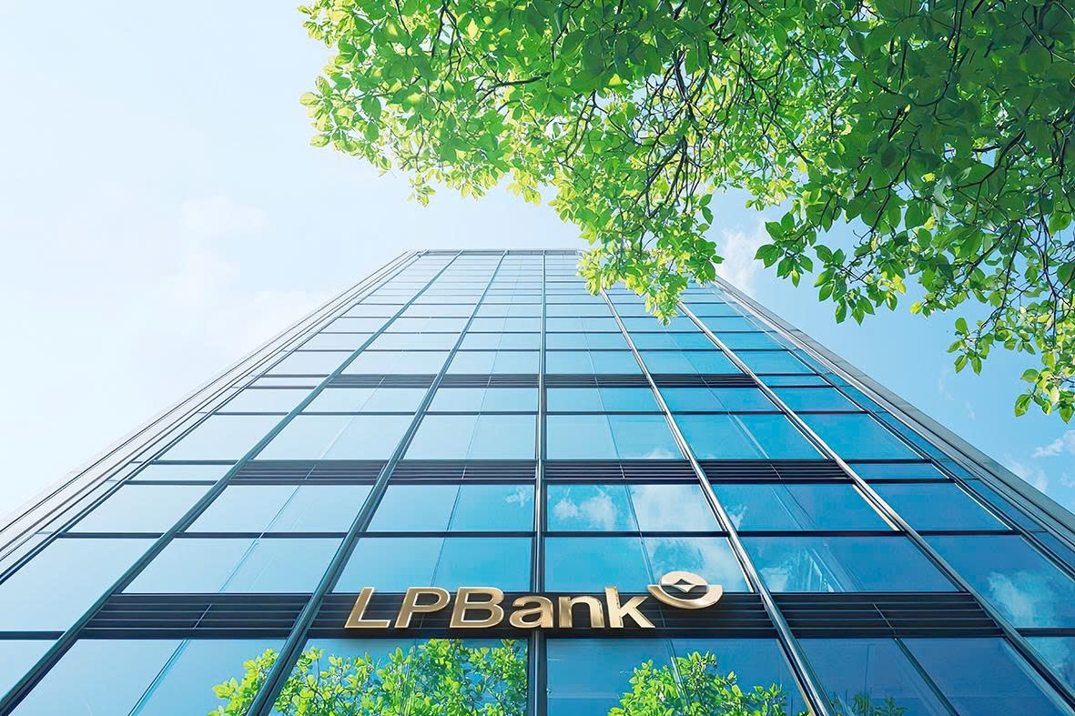 Lợi nhuận LPBank vượt 10.000 tỷ đồng, hút về hơn 84.000 tỷ đồng tiền gửi của khách hàng chỉ sau 9 tháng