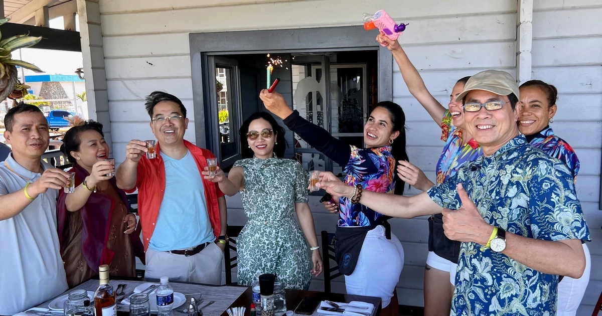 Đón giao thừa giữa trưa nắng Varadero