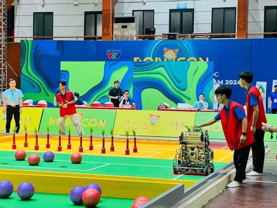 64 doi tuyen robocon viet nam 2024 da buoc vao vong so tuyen