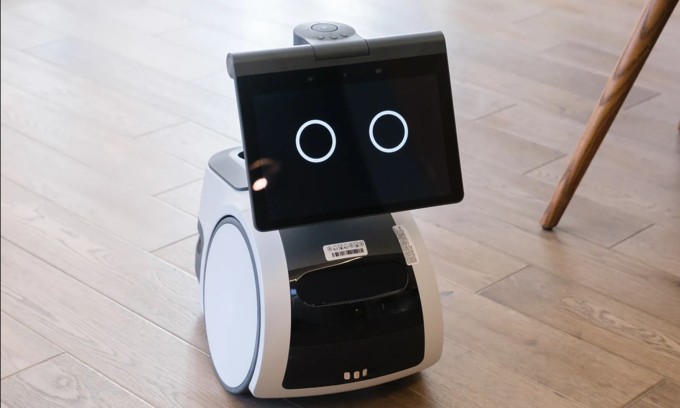 amazon san xuat robot