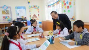 bac dai hoc can kien tri giao duc khai phong